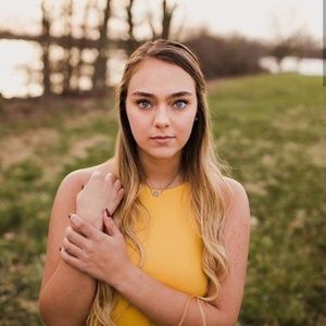 Meet your Posher, Kayla